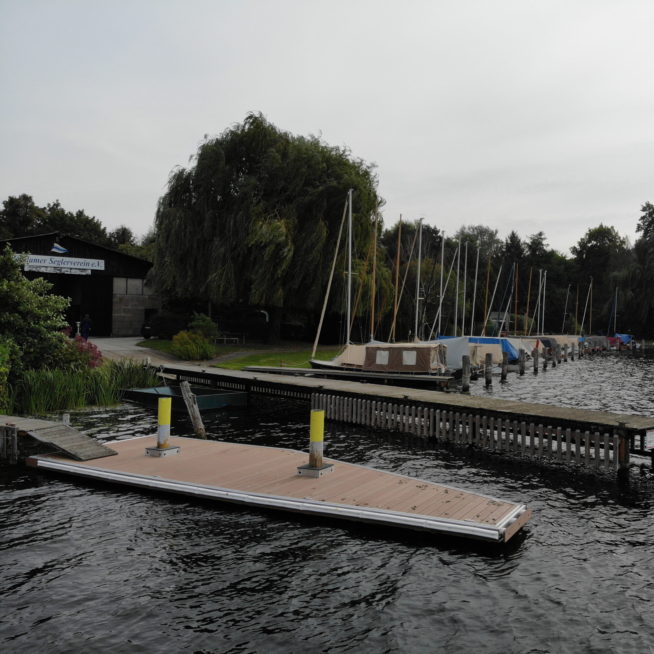 Rudersteg auf dem See